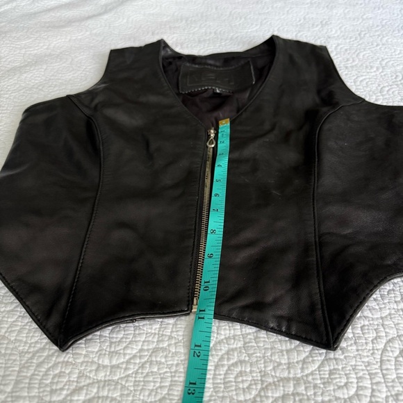 Black Tailored Genuine Leather Vest with V-Neck - Picture 6 of 10